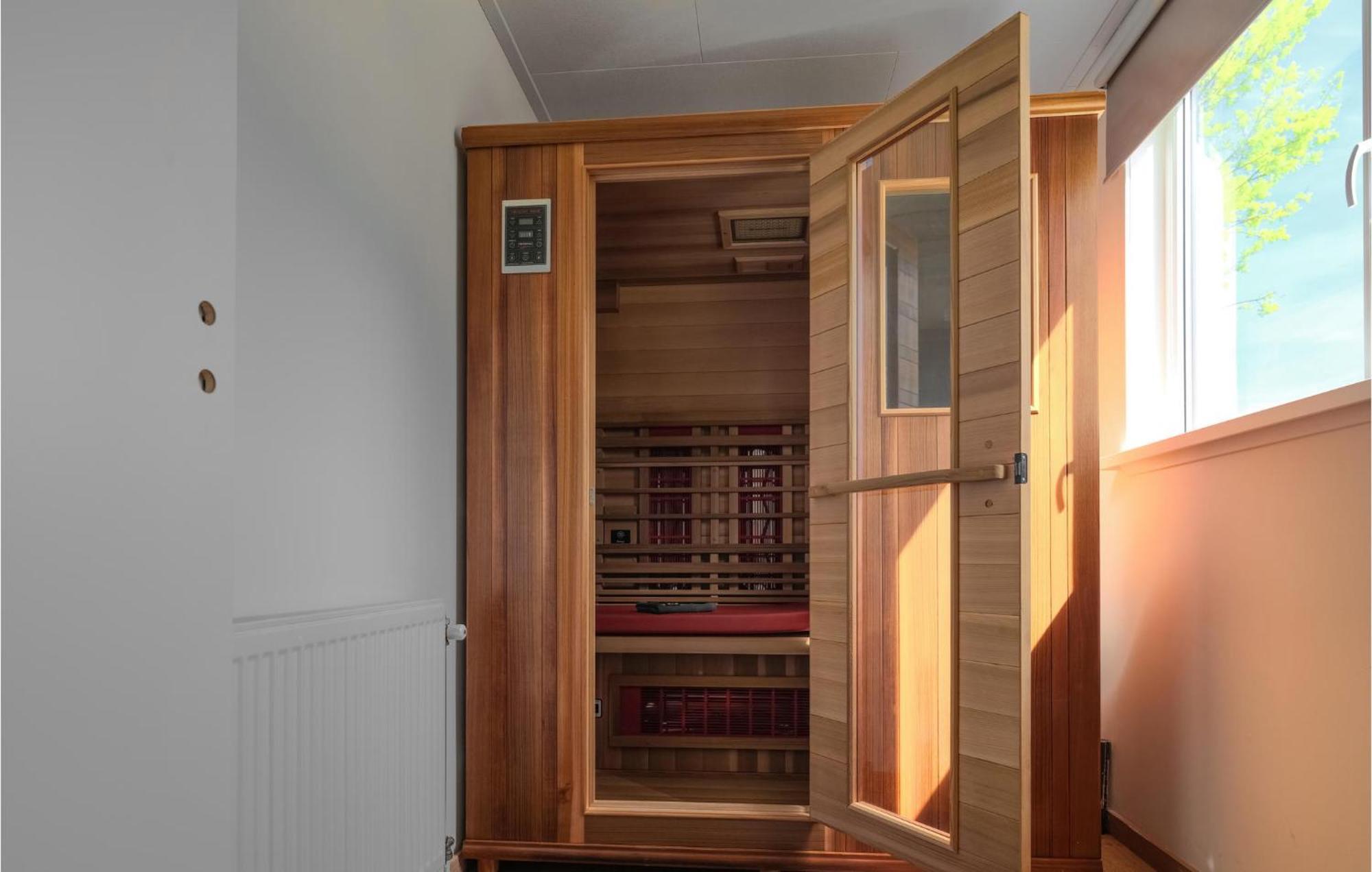 Nice Home In Heinkenszand With Sauna Zewnętrze zdjęcie